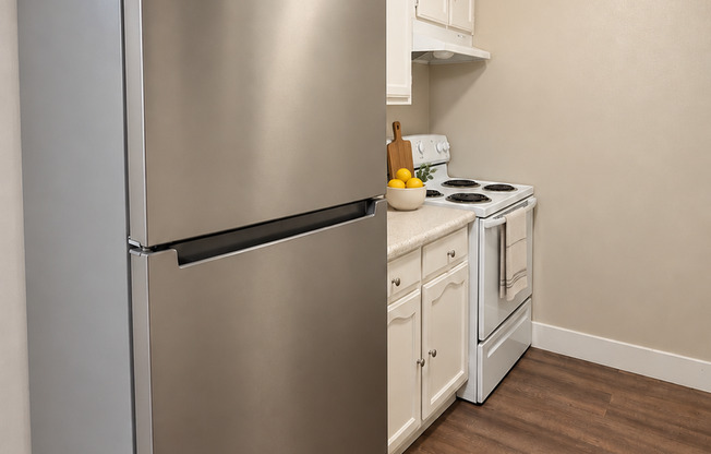 2 beds, 1 bath, 896 sqft, $2,095, Unit 017