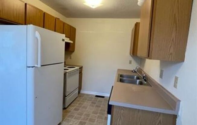 1 bed, 1 bath, $605, Unit 30