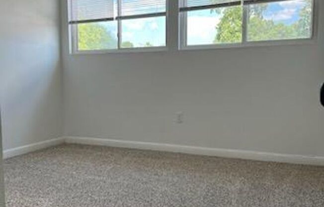 2 beds, 1 bath, 850 sqft, $895, Unit Apt. 21