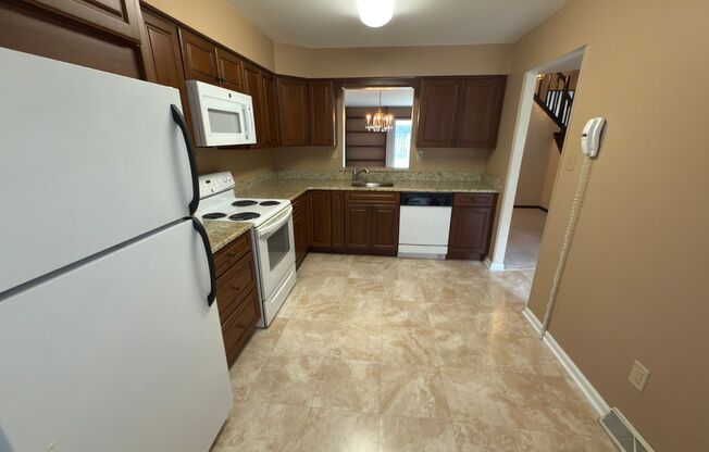 3BR+BSMT Townhome (Tapestry) with COUNCIL ROCK SCHOOLS, Pool, Playground, Tennis!