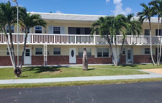 1454 N 12 CT