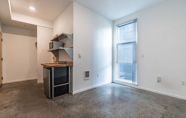 Studio, 1 bath, 196 sqft, $875