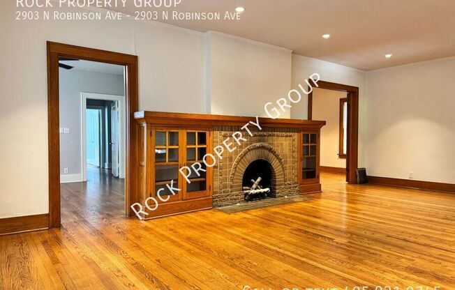 2903 N ROBINSON AVE