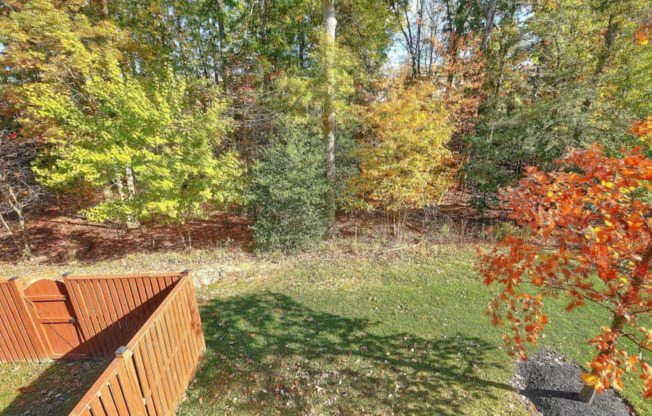 Beautiful End-Unit Townhome in Tanyard Springs!
