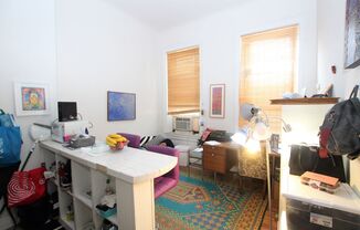 1 bedroom in  great location in Fairmount- Available August 1st