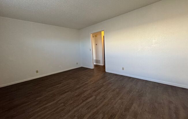 2 beds, 1 bath, $1,050