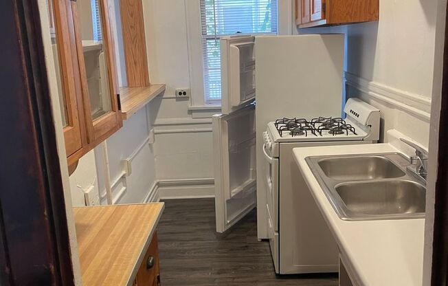 1 bed, 1 bath, $975, Unit 102