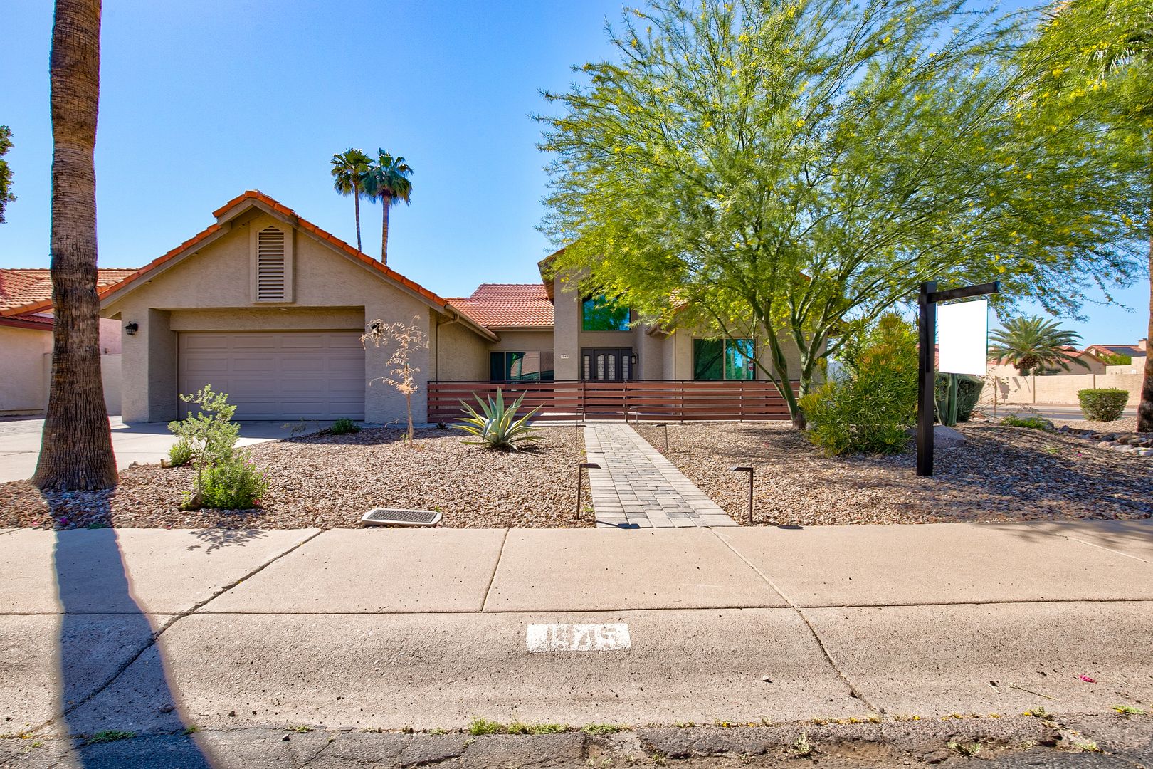 Gorgeous Remodel in Tempe close to ASU!!!  Available now!!!
