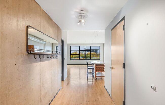 Studio, 1 bath, $2,100