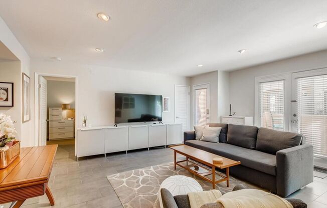 Modern Sleek Condo in the Heart of Hillcrest!