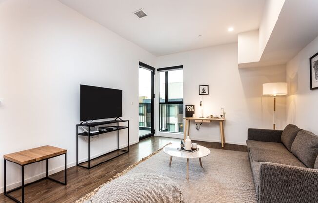 1 bed, 1 bath, 800 sqft, $3,200, Unit 416