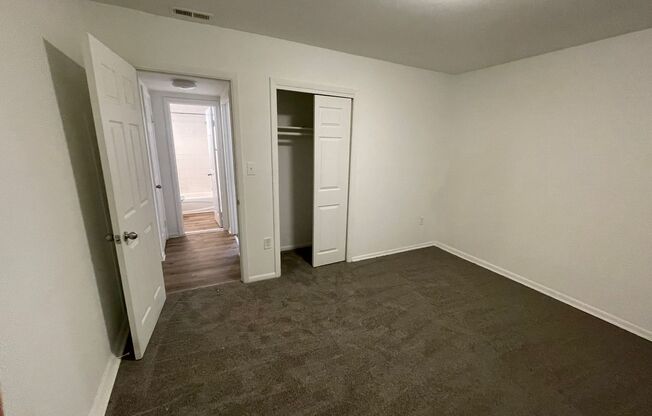 2 beds, 1 bath, $2,300