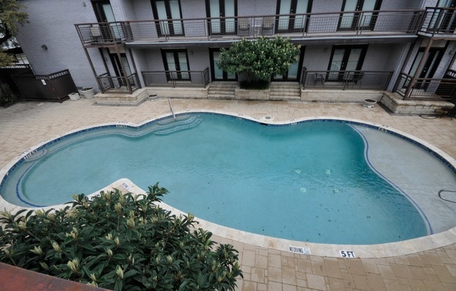 2 beds, 2 baths, $2,100, Unit Apt 402B