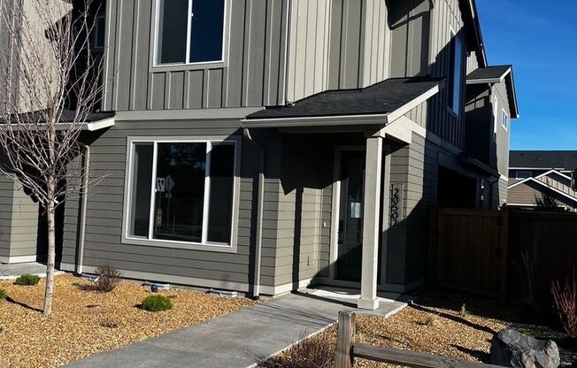 3 Bedroom / 2.5 Bathroom Townhome in SE Bend