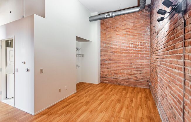 1 bed, 1 bath, 730 sqft, $1,715, Unit 110
