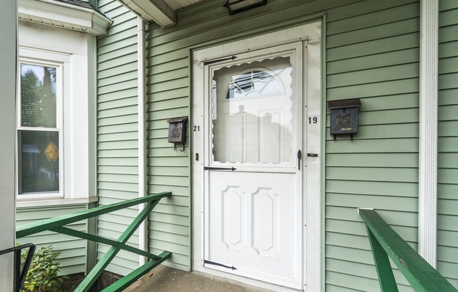 21 GARDNER ST