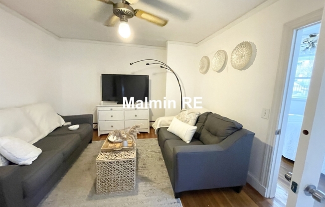 748 E 4 ST