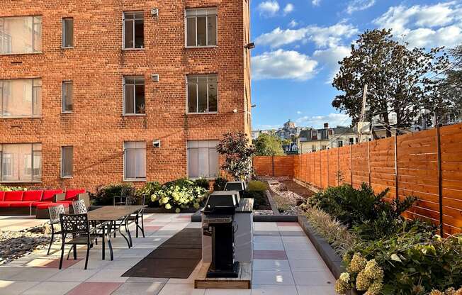 Apartments with utilities included in Washington DC - Connecticut Park Apartments