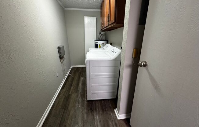 1 bed, 1 bath, 634 sqft, $899, Unit 1833 AW