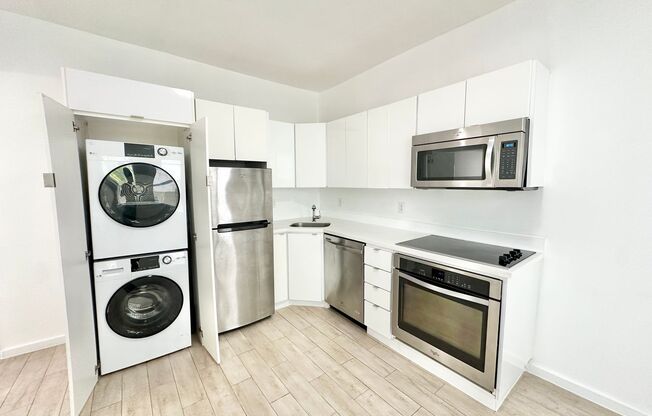 Steps from Lincoln Road: 2bed/2baths totally renovated in the heart of South Beach!
