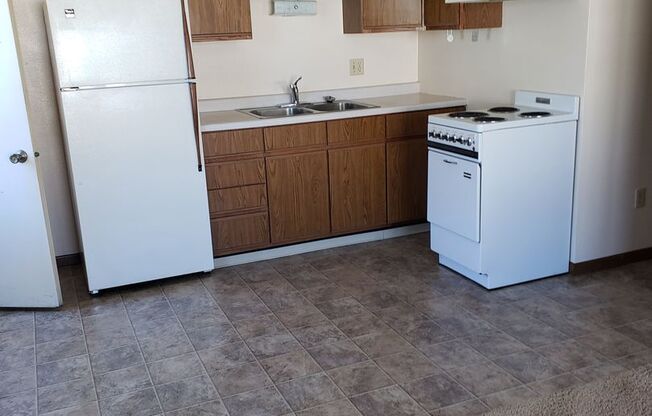 1 bed, 1 bath, 565 sqft, $750, Unit 2