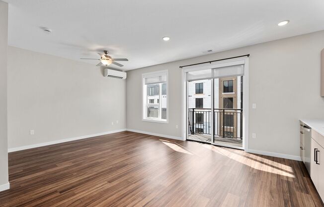 Studio, 1 bath, 565 sqft, $1,150, Unit 327