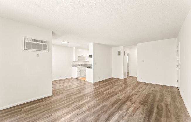 714 W. Knoll Dr.