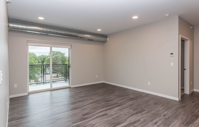 3 beds, 2 baths, 1,268 sqft, $2,265, Unit 518
