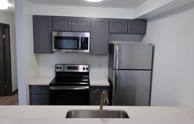 1 bed, 1 bath, 586 sqft, $1,800, Unit 208