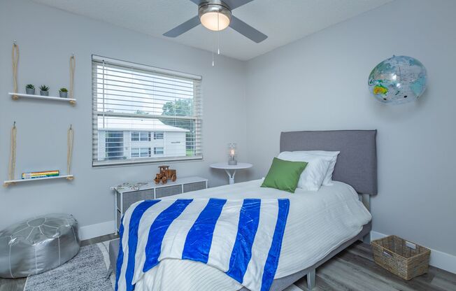 2 beds, 1 bath, 830 sqft, $1,399, Unit 01 - 0422