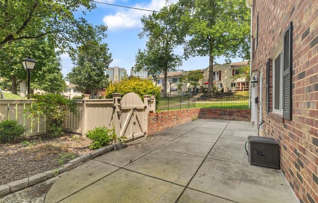Large, Luxurious 2 Bedroom 2 Bath at Parkside at Alexandria