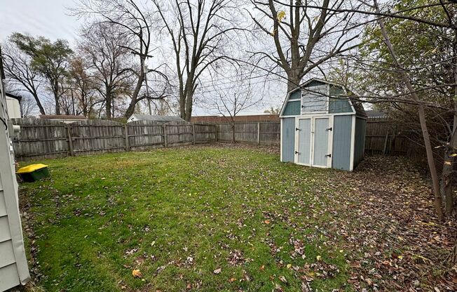 2 bed 1 bath ranch with fenced-in back yard