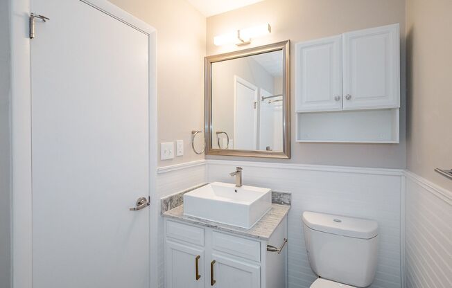 2 beds, 2 baths, 1,250 sqft, $2,110, Unit 7-PH3