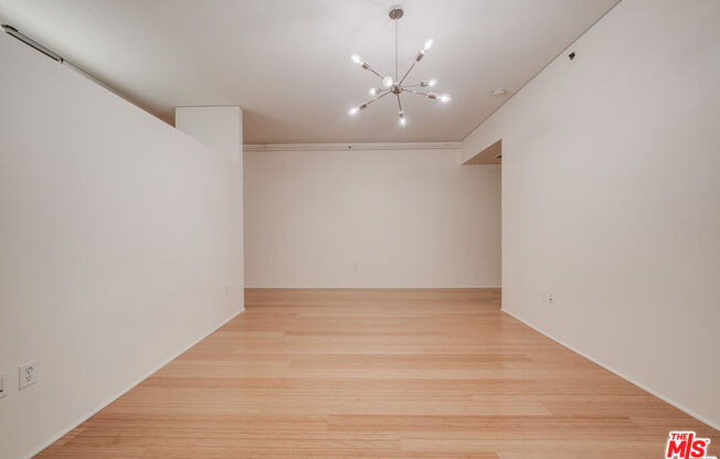 1 bed, 1.5 baths, 1,200 sqft, $3,100, Unit 1115