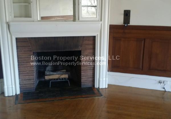 39 BAY STATE RD