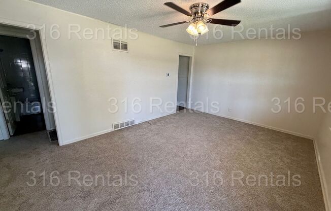 $1100 - 2 bed 1 bath - Single Family Home