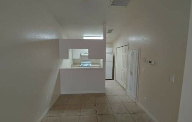 2 beds, 2 baths, 961 sqft, $1,100, Unit UNIT 300