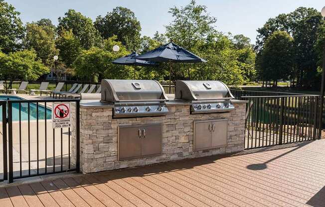 Picnic and BBQ Area at Fairlane Woods Apartments, Dearborn, Michigan