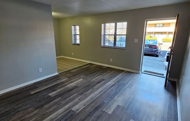 Renovated 1 Bedroom 1 Bath Available Now! Check out the new security deposit program!