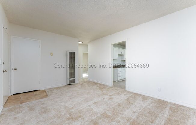 2 beds, 1 bath, $2,500, Unit #F