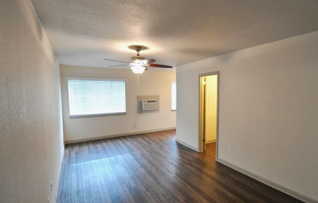 4115 N DOUGLAS AVE