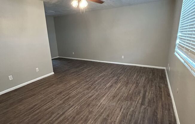 2 beds, 1 bath, 812 sqft, $1,025, Unit #118