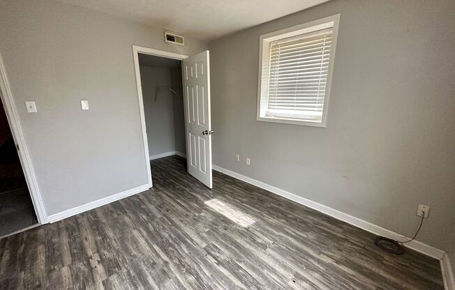 Memorial Drive - 1860 / 1862 / 1864