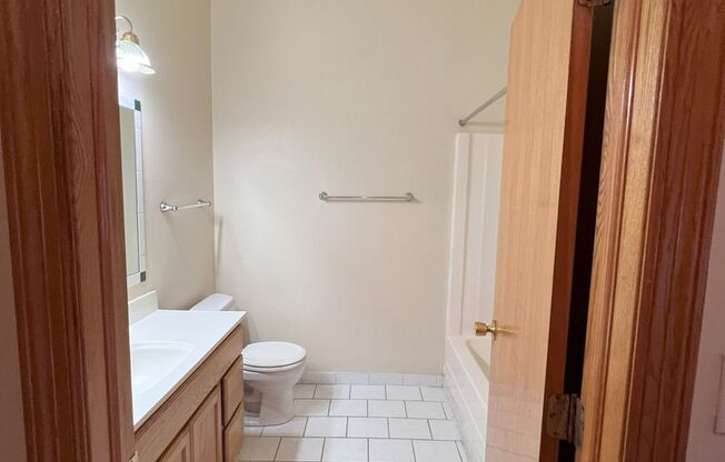 Studio, 1 bath, $675, Unit 605-203