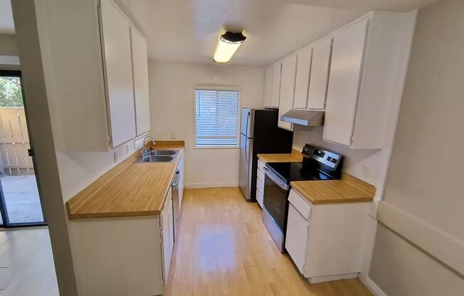 1 bed, 1 bath, $2,195, Unit # 71