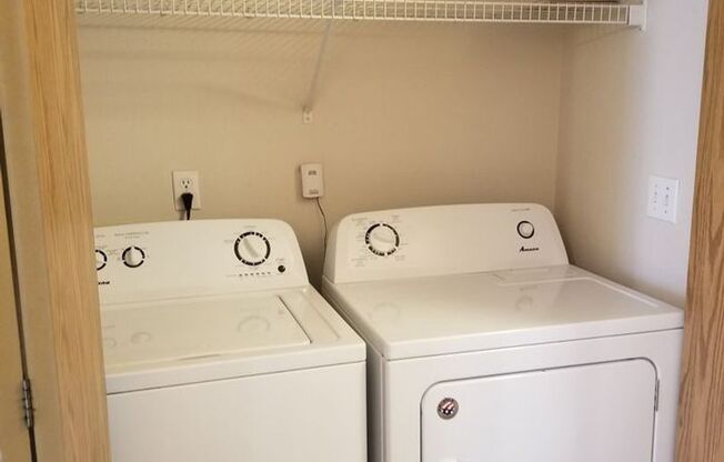 2 beds, 1 bath, 867 sqft, $1,395, Unit Bluff-22