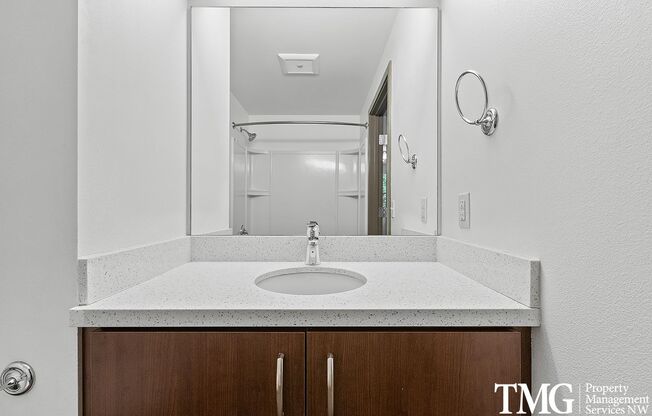 Studio, 1 bath, 528 sqft, $1,400, Unit 402