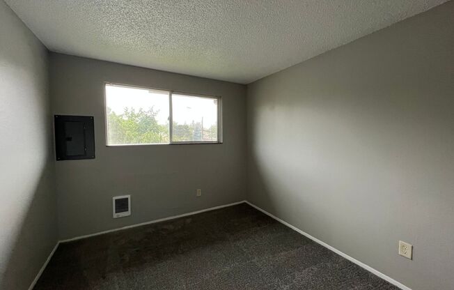 2 beds, 1 bath, 682 sqft, $1,375, Unit 12