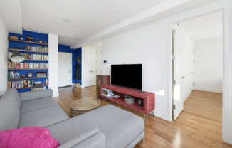 1059 Manhattan Avenue