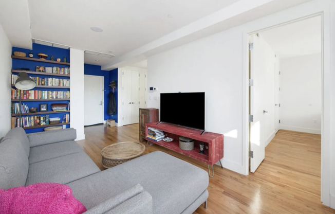 1059 Manhattan Avenue